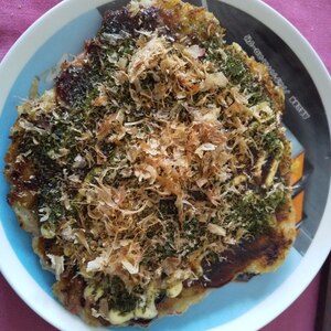 大量消費キャベツとウインナーとチーズのお好み焼き